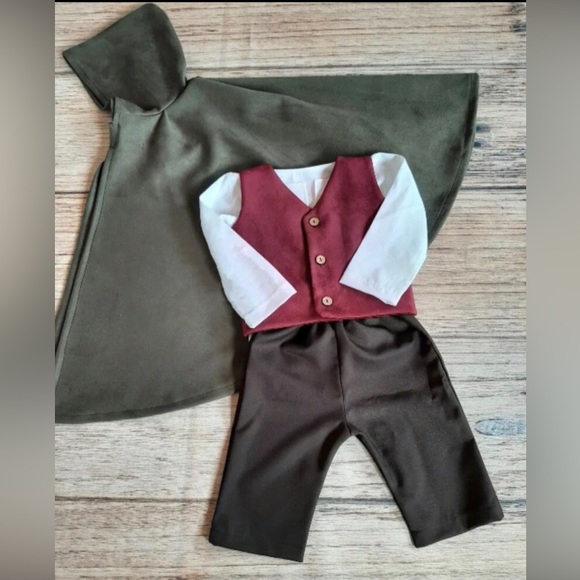 9-12M size “hobbit” or medieval costume - Picture 3 of 3